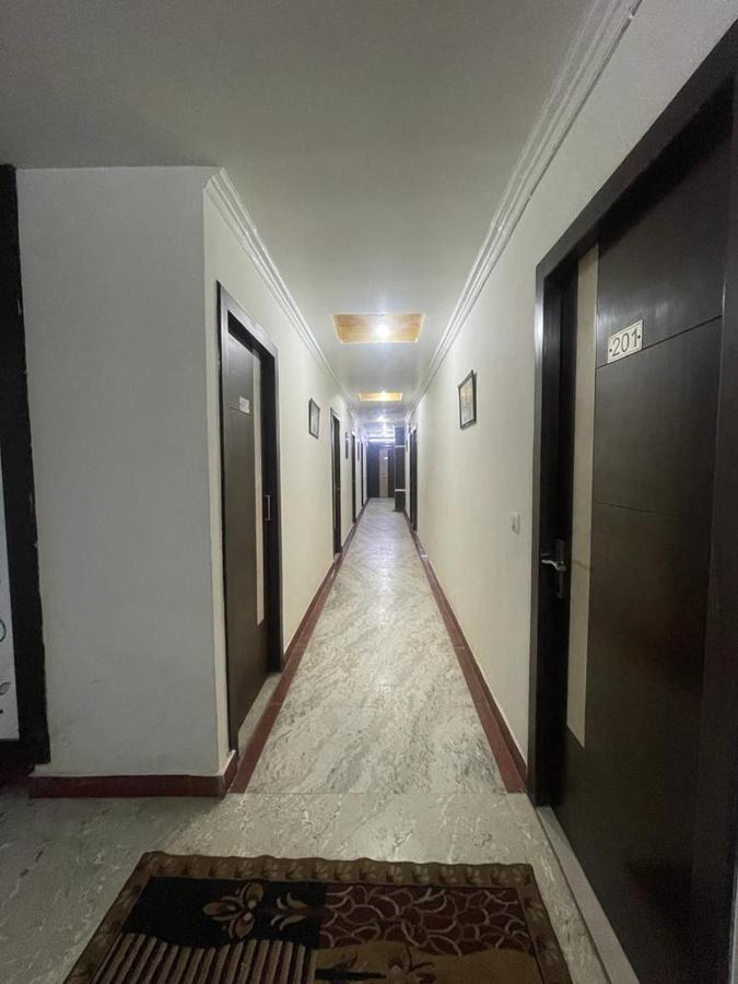 Premium Boston Rooms Family Hotel Agra  Exterior photo